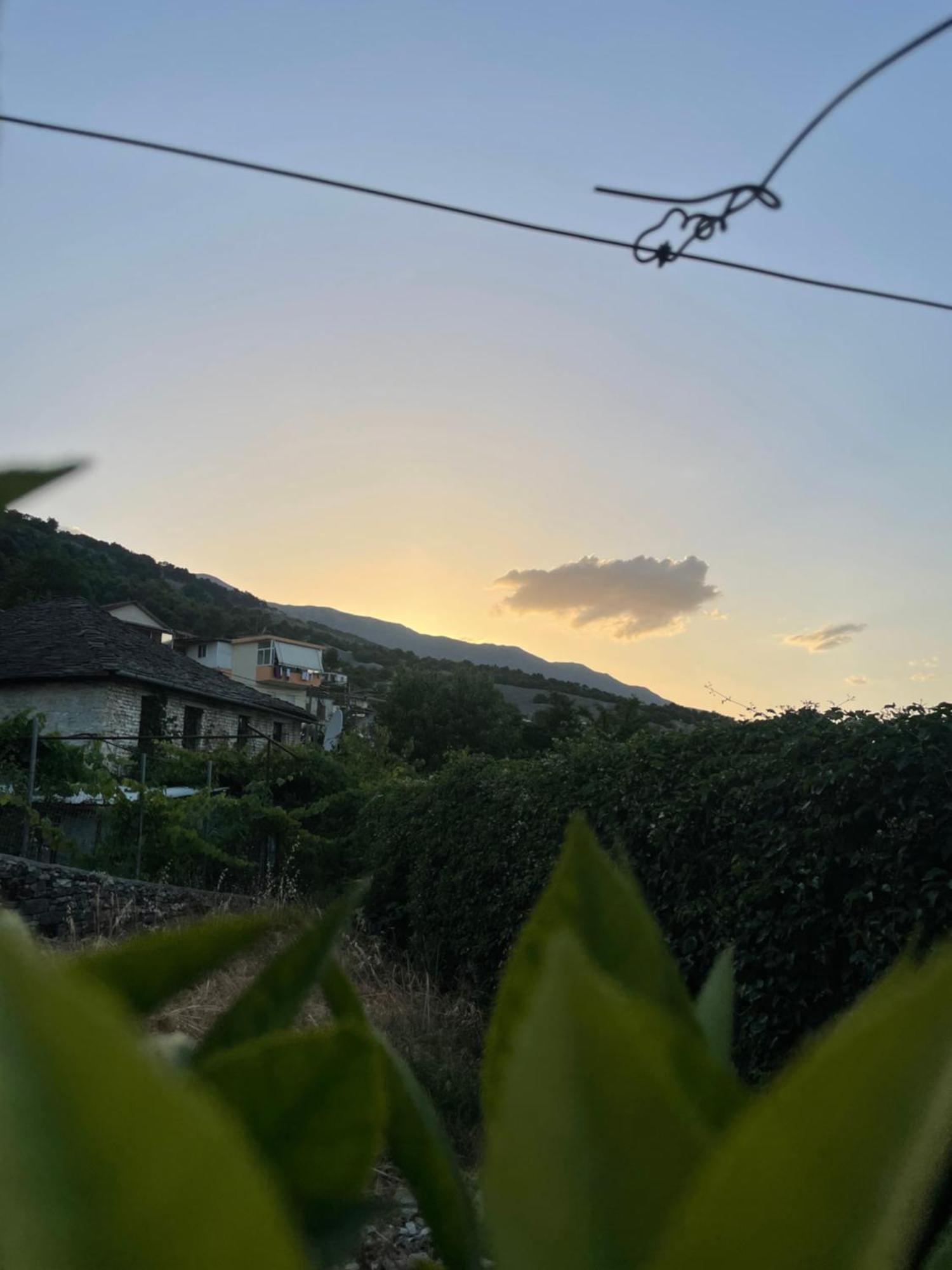 Luigi Guest House ジロカストラ エクステリア 写真
